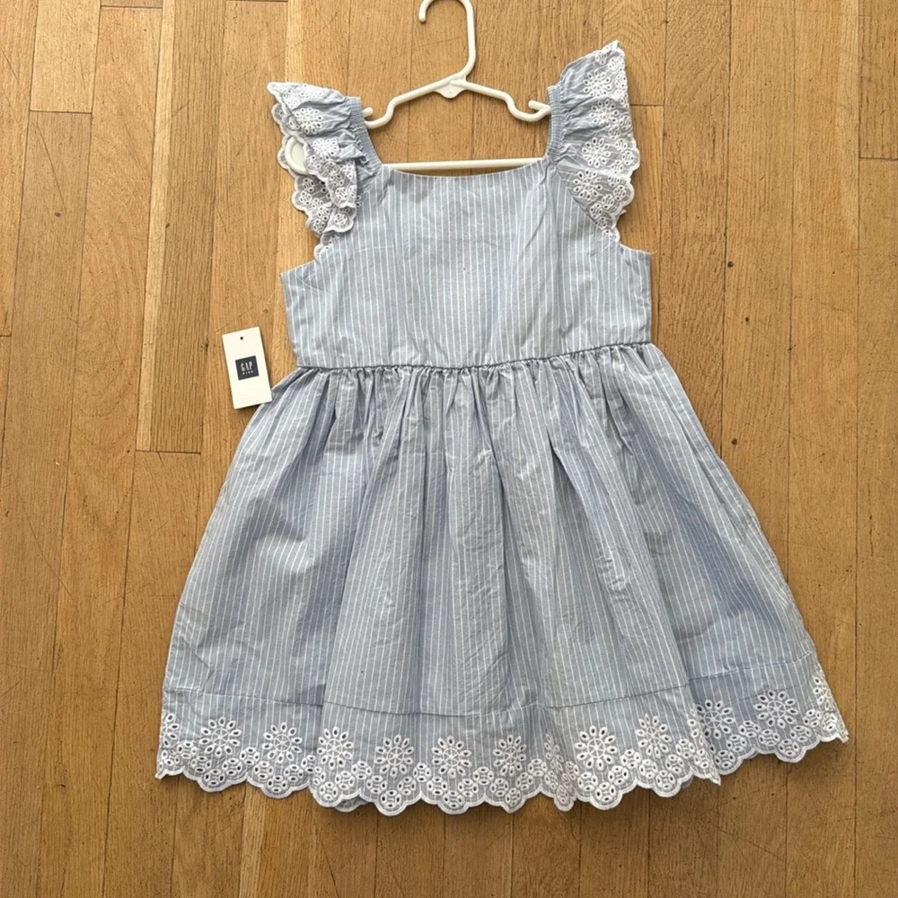 NWT GAP Eyelet Dress, size 6